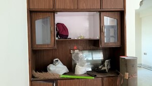 Furnished Amenities in 3.5 BHK Apartment at Sector 10 Dwarka – for Rent