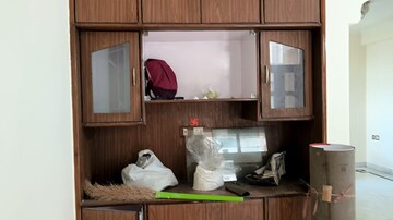 Furnished Amenities in 3.5 BHK Apartment at Sector 10 Dwarka – for Rent