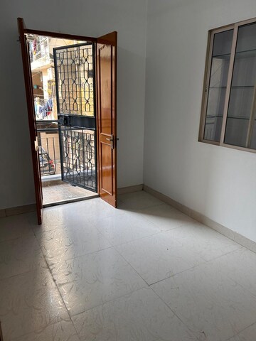 Room in 2 BHK Apartment at Kalkaji – for Rent