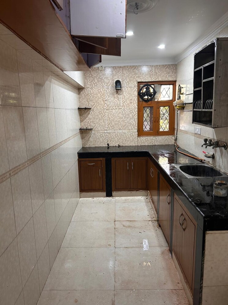 Kitchen, kalkaji 2 Bedroom 100 Sq.Yd. Apartment In Kalkaji Delhi 9637797