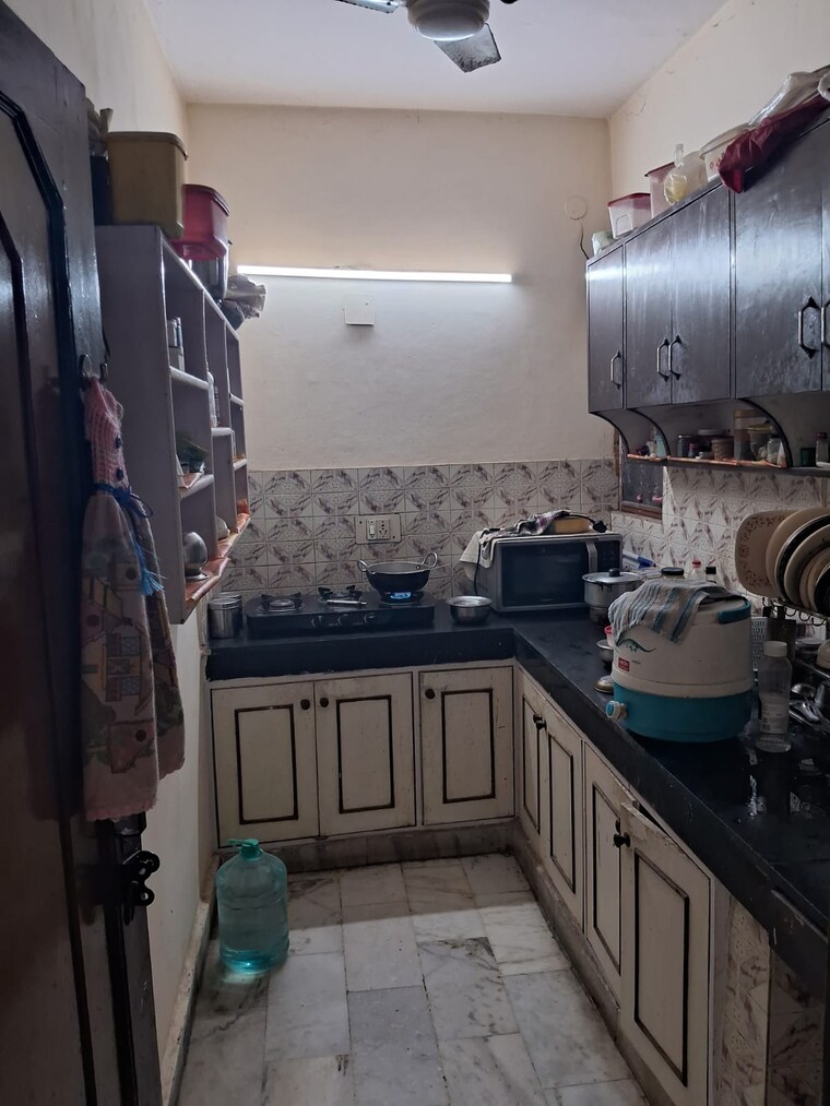 Kitchen, kalkaji 2 Bedroom 100 Sq.Yd. Apartment In Kalkaji Delhi 9637797