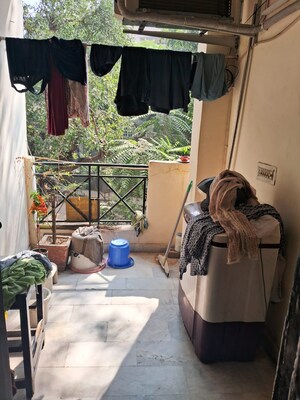 Team Area in 2 BHK Apartment at Kalkaji – for Rent