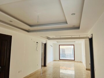 Room in 4 BHK Builder Floor at Palam Vihar – for Rent