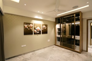 Room in 4 BHK Apartment at Joy Legend, Khar West – for Sale