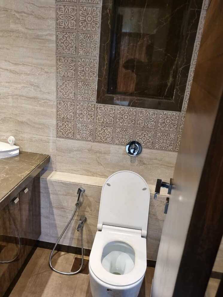Bathroom, santacruz west 3 Bedroom 1100 Sq.Ft. Apartment In Santacruz West Mumbai 9638034