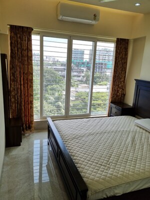 Bedroom in 3 BHK Apartment at Santacruz West – for Rent