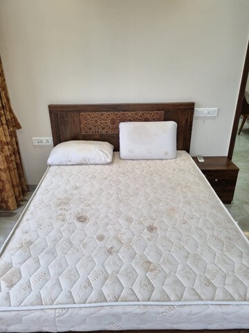 Bedroom in 3 BHK Apartment at Santacruz West – for Rent