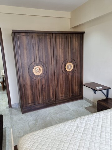 Furnished Amenities in 3 BHK Apartment at Santacruz West – for Rent