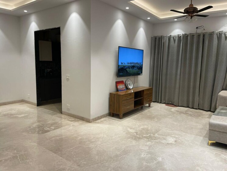 Room, sector 82 4 Bedroom 362 Sq.Yd. Builder Floor In Sector 82 Gurgaon 9637992