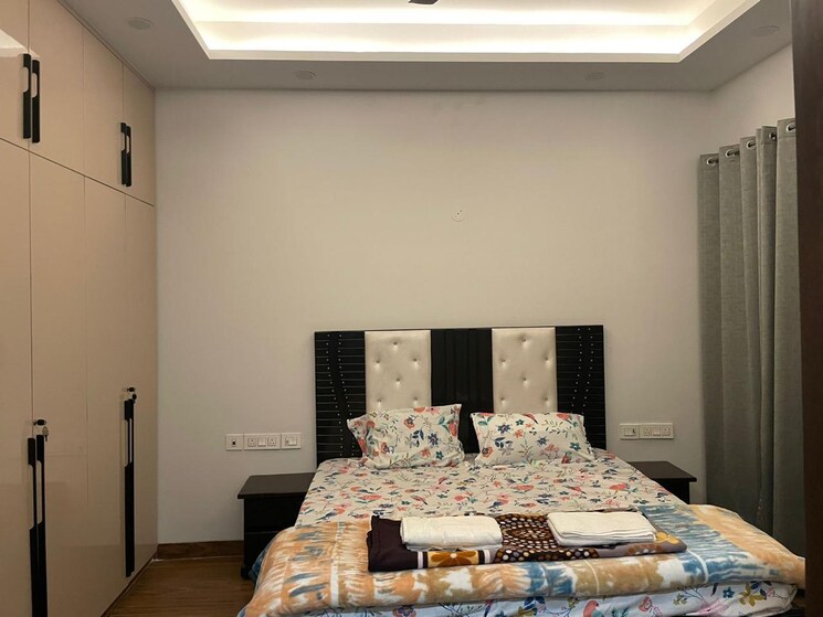 Bedroom, sector 82 4 Bedroom 362 Sq.Yd. Builder Floor In Sector 82 Gurgaon 9637992
