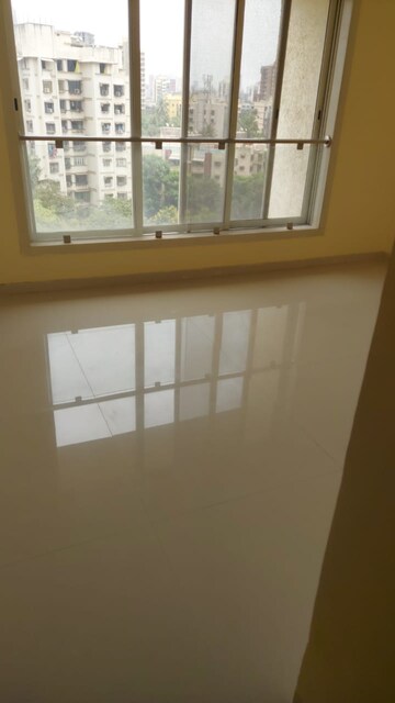 Room in 2 BHK Apartment at Kabra Diamante, Goregaon West – for Rent