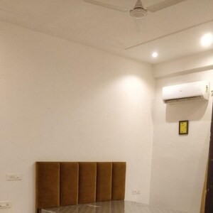 Room in 4 BHK Builder Floor at Sushant Lok 3, Sector 57 – for Rent