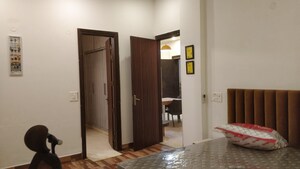 Room in 4 BHK Builder Floor at Sushant Lok 3, Sector 57 – for Rent