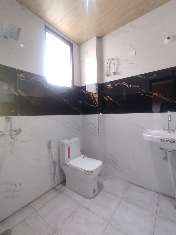 Team Area, signature-the-serenas 2 Bedroom 724 Sq.Ft. Apartment In Sohna Sector 36 Gurgaon 9638093