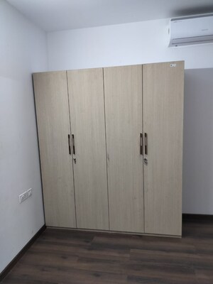 Room in 3 BHK Apartment at Hero Homes Gurgaon, Sector 104 – for Rent