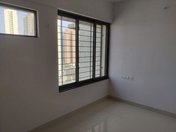 Room in 1 BHK Apartment at Majiwada – for Rent