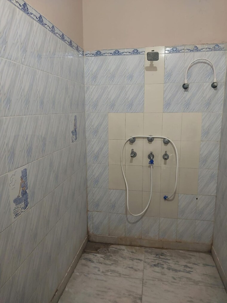 Bathroom, sector 21d 4 Bedroom 1412 Sq.Ft. Independent House In Sector 21d Faridabad 9638311