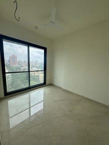2 BHK Apartment For Rent in Bandra West