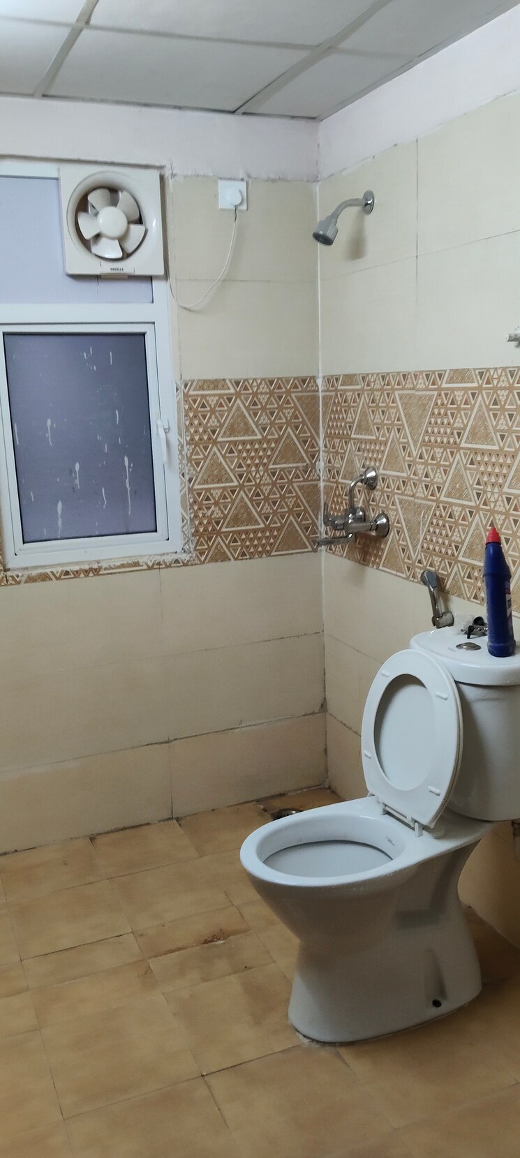 Bathroom, amrapali-golf-homes 3 Bedroom 1425 Sq.Ft. Apartment In Sector 4 Greater Noida Greater Noida 9638412
