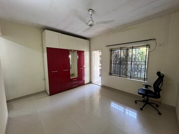 Room in 2 BHK Apartment at Hsr Layout – for Rent