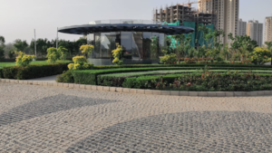 Plot Area in 3.5 BHK Apartment at Shalimar Oneworld Vista, Malesemau – for Rent