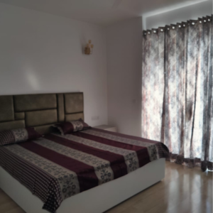 Bedroom in 3.5 BHK Apartment at Shalimar Oneworld Vista, Malesemau – for Rent
