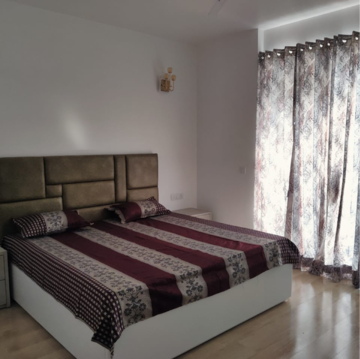 Bedroom in 3.5 BHK Apartment at Shalimar Oneworld Vista, Malesemau – for Rent