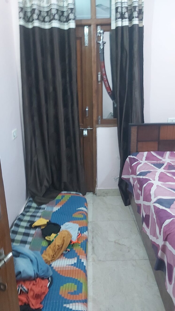 Bedroom, mayur vihar 2.5 Bedroom 450 Sq.Ft. Builder Floor In Mayur Vihar Delhi 9638444