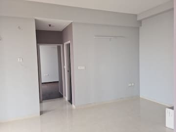 Room in 2 BHK Apartment at Supertech Hues, Sector 68 – for Rent