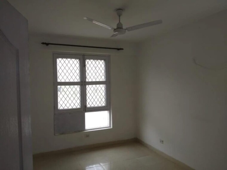 Room, tulip-lemon 2 Bedroom 526 Sq.Ft. Apartment In Sector 69 Gurgaon 9638450