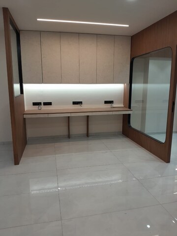 Room in  Office Space at Nootan Center Point, Kandivali West – for Sale