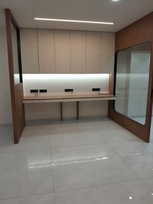 Room in  Office Space at Nootan Center Point, Kandivali West – for Sale