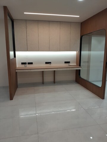 Room in  Office Space at Nootan Center Point, Kandivali West – for Sale