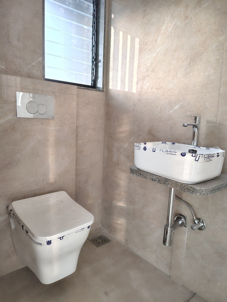 Bathroom, ds-seasons-prem-sagar 1 Bedroom 515 Sq.Ft. Apartment In Santacruz West Mumbai 9638451