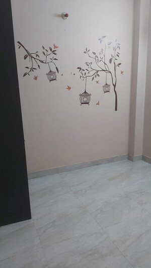 Room in 2.5 BHK Builder Floor at Mayur Vihar – for Rent