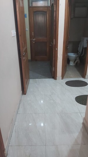 Bathroom in 2.5 BHK Builder Floor at Mayur Vihar – for Rent