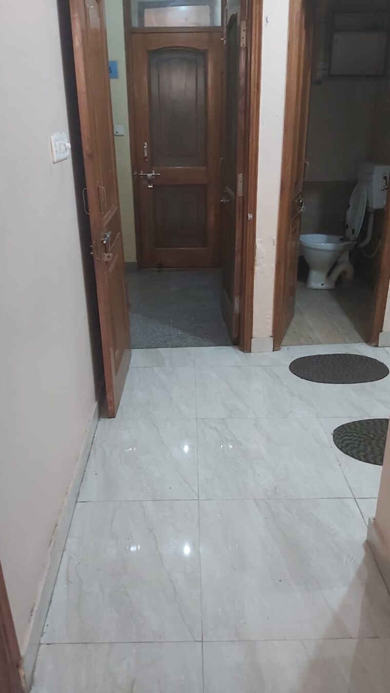 Bathroom, mayur vihar 2.5 Bedroom 475 Sq.Ft. Builder Floor In Mayur Vihar Delhi 9638464