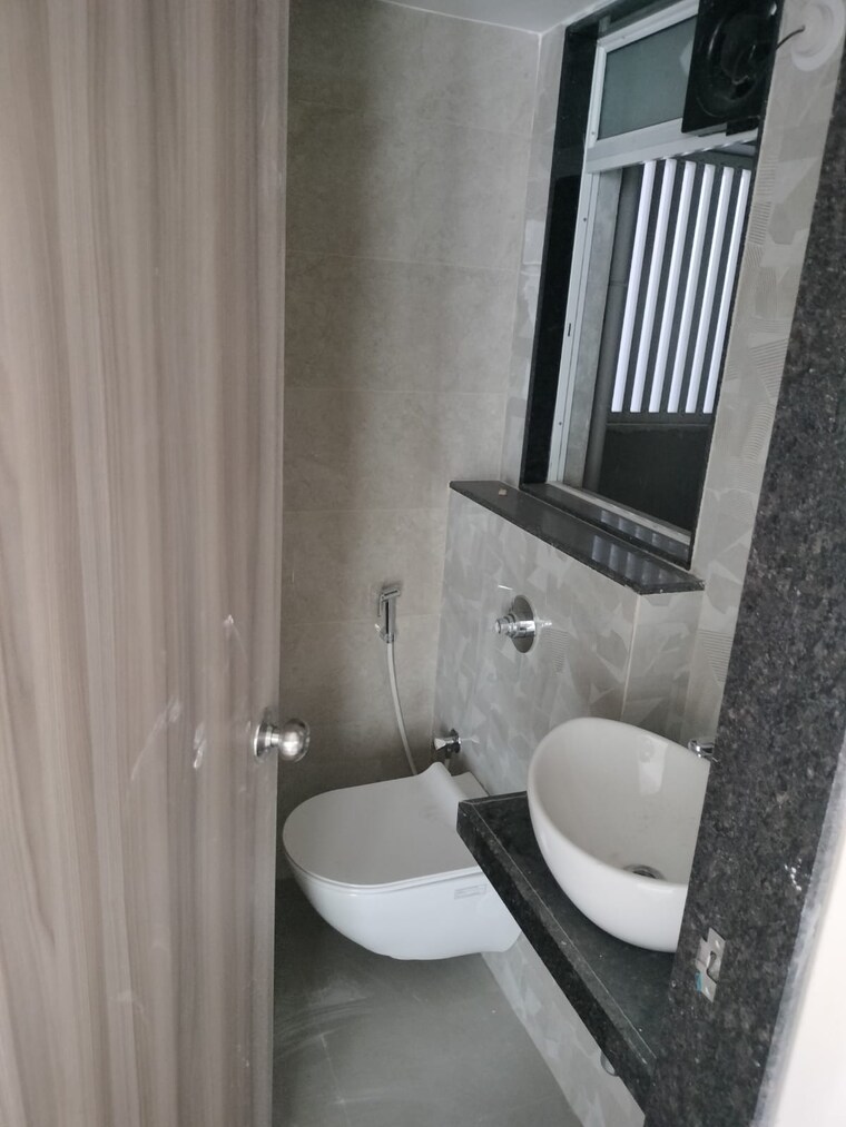 Bathroom, ashar-axis 2 Bedroom 611 Sq.Ft. Apartment In Majiwada Thane 9638476