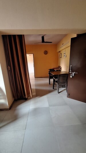 Living Room in 1 BHK Apartment at Jogeshwari East – for Rent