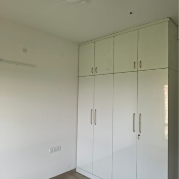 Room in 3 BHK Apartment at Sobha City Gurgaon, Babupur Village – for Rent