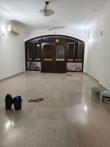 Room in 4 BHK Builder Floor at Boutique Residential Apartments A 3 2, Vasant Vihar – for Rent