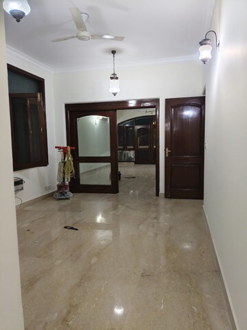 Room in 4 BHK Builder Floor at Boutique Residential Apartments A 3 2, Vasant Vihar – for Rent