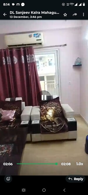 Living Room in 2.5 BHK Apartment at Mahagun Moderne, Sector 78 – for Rent