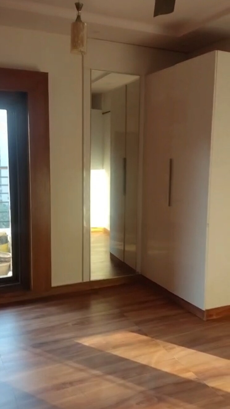 Room, amolik-residency 3 Bedroom 178 Sq.Yd. Builder Floor In Sector 86 Faridabad 9638609