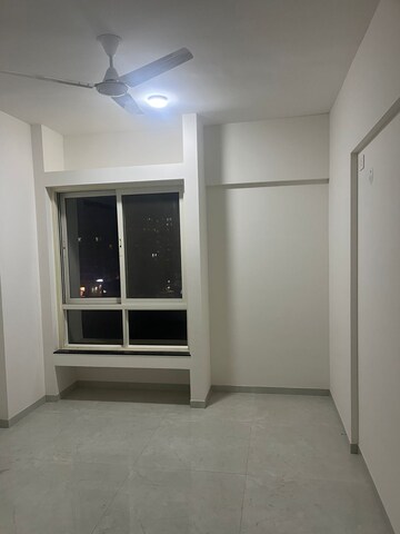 Room in 2 BHK Apartment at Nyati Era, Dhanori – for Rent