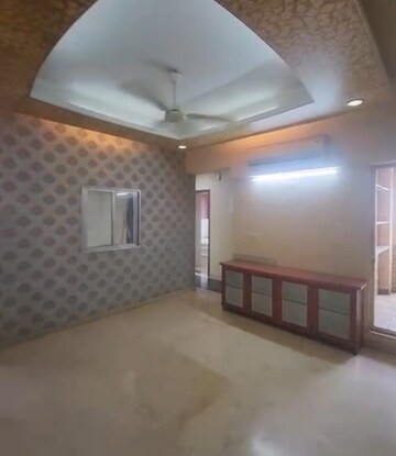 Room in 2 BHK Apartment at Hiranandani Meadows, Manpada – for Rent