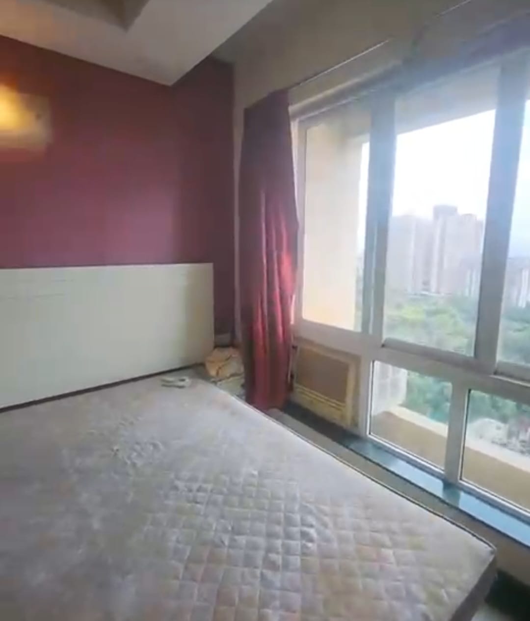 2 BHK Apartment For Rent in Hiranandani Meadows