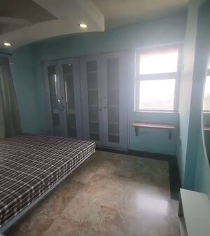 Room in 2 BHK Apartment at Hiranandani Meadows, Manpada – for Rent