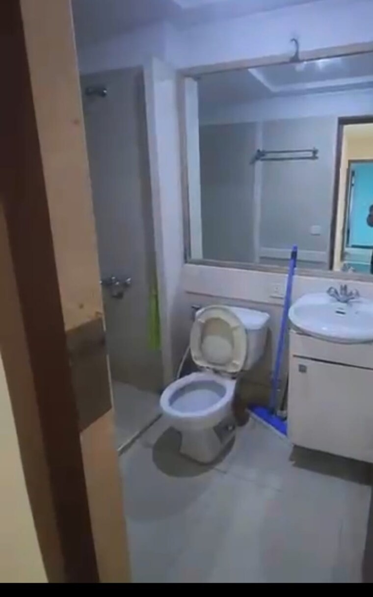 Bathroom, hiranandani-meadows 2 Bedroom 1300 Sq.Ft. Apartment In Manpada Thane 9638644