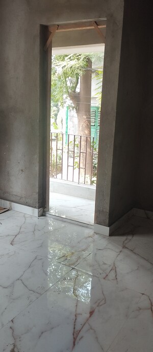 Room in 2 BHK Apartment at Kolkatta Gpo – for Sale